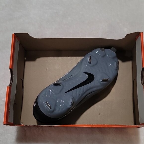 Nike Women's Hyperdiamond 4 Pro Metal Fastpitch Softball Cleats - Picture 10 of 11